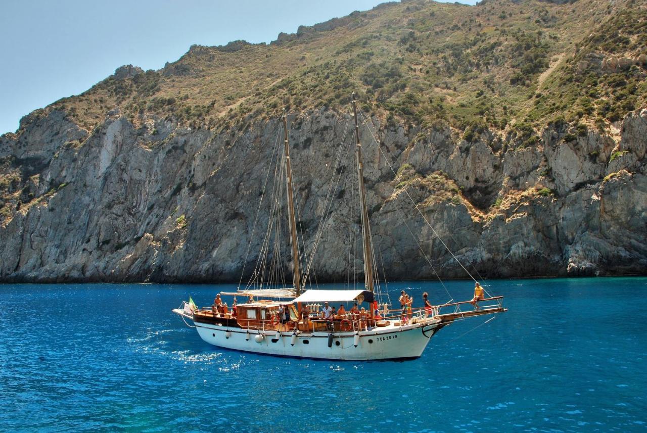 B&B Giallo Limone Teulada Εξωτερικό φωτογραφία